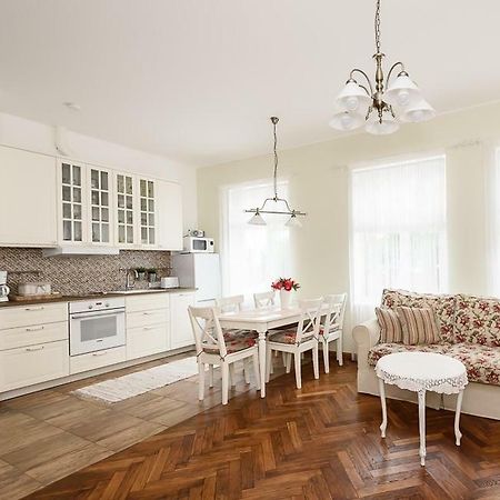 Roosi Apartment パルヌ エクステリア 写真