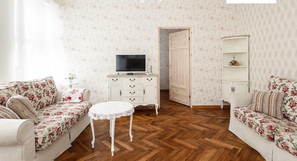 Roosi Apartment パルヌ エクステリア 写真